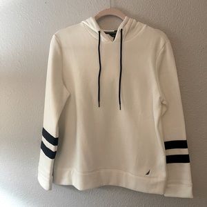Náutica white w/ dark blue strips w/hood